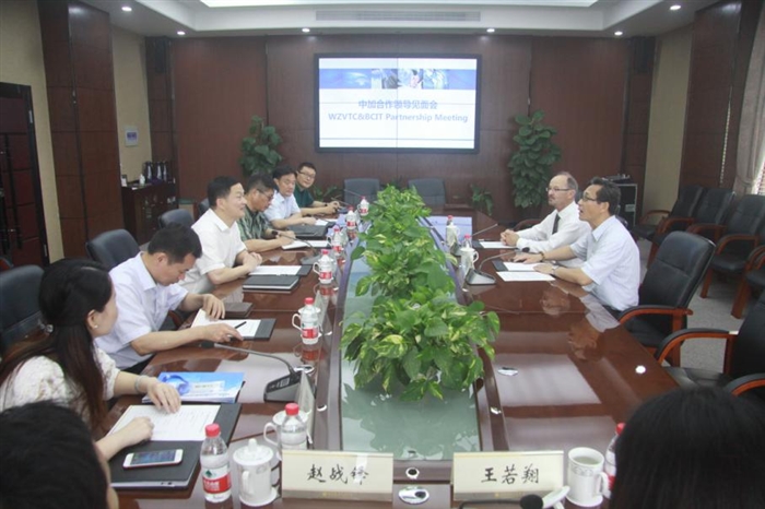 本网讯(通讯员 赵战锋,王若翔)6月24日中午,我院院长谢志远,副院长