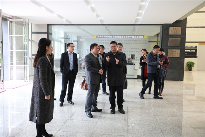温州市财政局局长陈宣安一行莅临我院调研指导