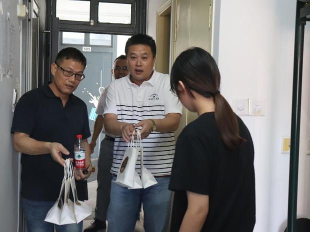 图片4.png 图片4.png