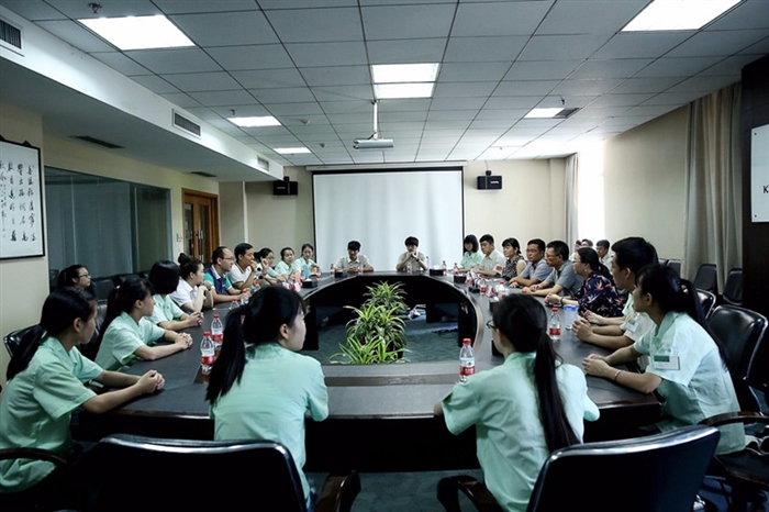1、温职院2016年大学生暑期社会实践康奈集团交流会.jpg