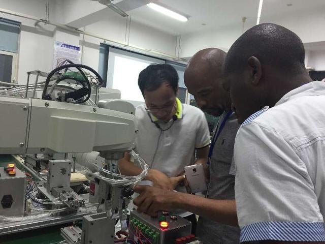 37db000217a5338cc712.jpg 37db000217a5338cc712.jpg