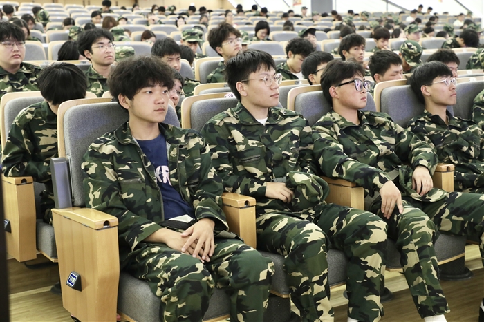 观众1.jpg 观众1.jpg