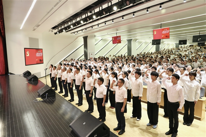 重温入党誓词1.jpg 重温入党誓词1.jpg