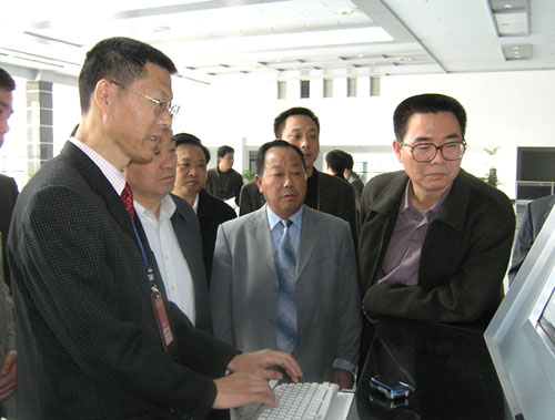 书记王建满市委副书记包哲东,市委常委,秘书长黄德康,副市长钱成良